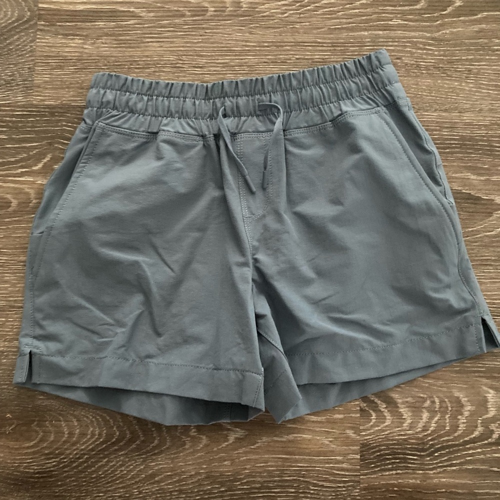 MEC youth shorts